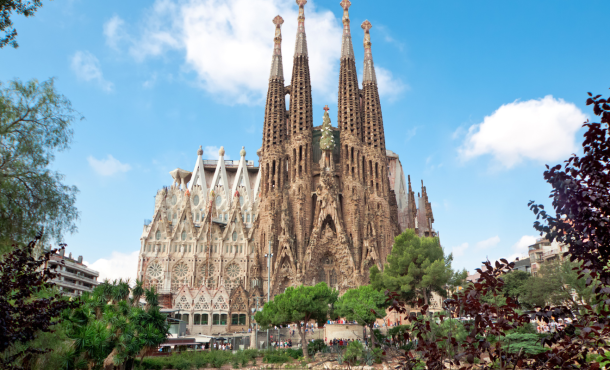 Βαρκελώνη - Στην πόλη του Γκαουντί, 4, 5 ημέρες αεροπορικώς από Θεσσαλονίκη ‣ Ιούλιος εώς Σεπτέμβριος (M)