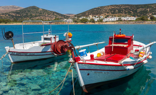 Σύρος Fly & Drive, 6 ημέρες αεροπορικώς από Θεσσαλονίκη ‣ Ιούλιος - Αύγουστος (Z)
