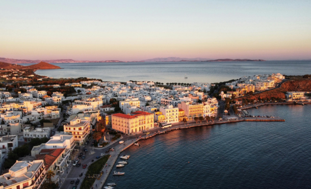 Τήνος, 4 ημέρες οδικώς και ακτοπλοϊκώς από Θεσσαλονίκη ‣ 28η Οκτωβρίου (P) 