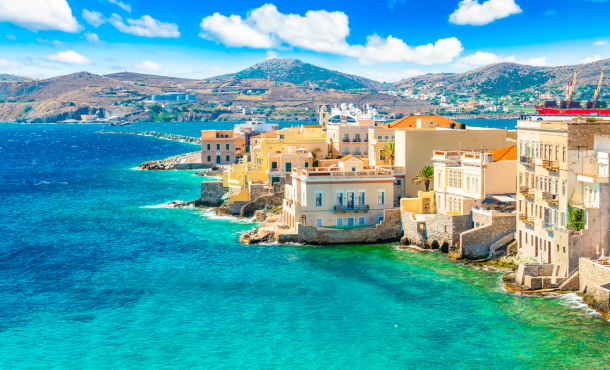 Σύρος Fly & Drive, 6 ημέρες αεροπορικώς από Θεσσαλονίκη ‣ Ιούλιος - Αύγουστος (Z)