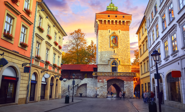 Κρακοβία - Άουσβιτς - Αλατωρυχεία Βιελίτσκα, 4 ημέρες αεροπορικώς από Θεσσαλονίκη ‣ 25η Μαρτίου (M)