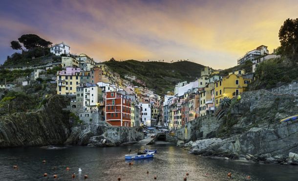 ΑΝΝΑΓΕΝΗΣΙΑΚΗ ΤΟΣΚΑΝΗ- CINQUE TERRE 6HM  ΑΠΟ ΑΘΗΝΑ (ΖΑ)